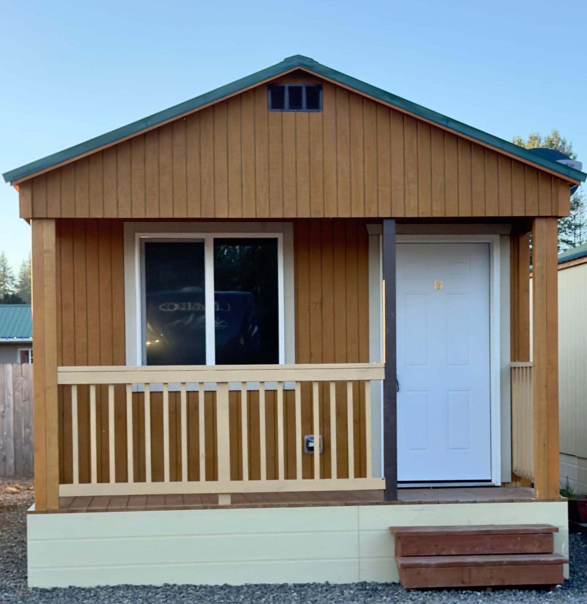 Far West Cabin-Tiny Homes Rental Forks Dış mekan fotoğraf